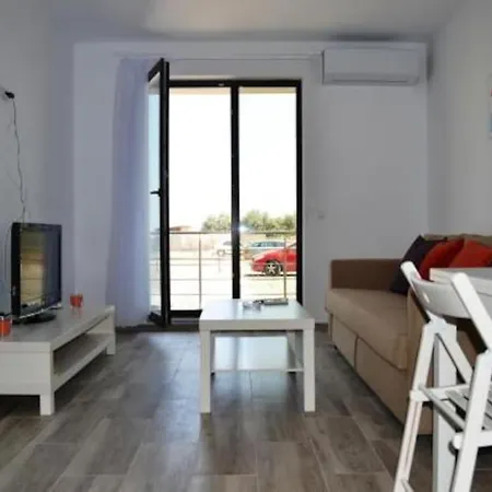 Lamamaia - 1 Minute Away From The Beach Năvodari